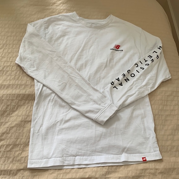 New Balance long sleeved t shirt - Picture 1 of 3